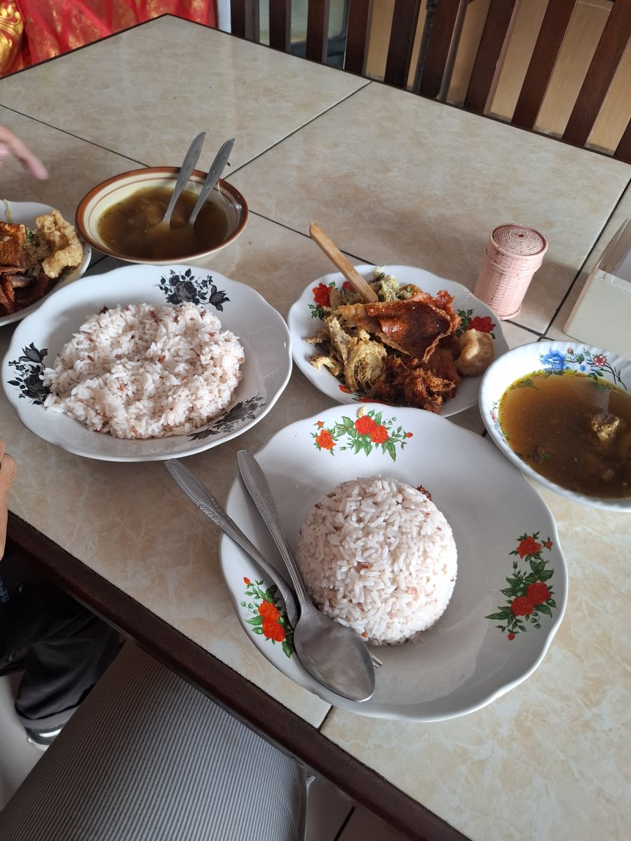 beestaciio's tweet photo. kemana je melali pasti ngalih be guling🤣🙏 https://t.co/stNkXbILWj