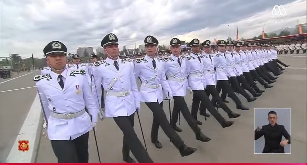 Chileno17039890's tweet photo. #URGENTE NAAA, LO DE GENDARMERÍA DE CHILE ES PARA SACARSE EL SOMBRERO... FELICITACIONES, LA PRIMERA PARADA DE MUCHAS 🇨🇱🫡... (#ParadaMilitar2026 #ParadaMilitar Boric, Pancho Saavedra, Te Deum, Feliz Día, Baradit 
#LaPampillaenMega) https://t.co/dWH65HjXTb