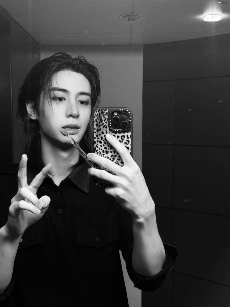 leehancokr's tweet photo. 260920 #이한 wv post 💌

brushing teeth 🪥 https://t.co/6QGOVsXL8P