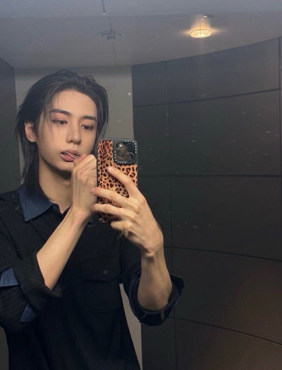 leehancokr's tweet photo. 260920 #이한 wv post 💌

brushing teeth 🪥 https://t.co/6QGOVsXL8P