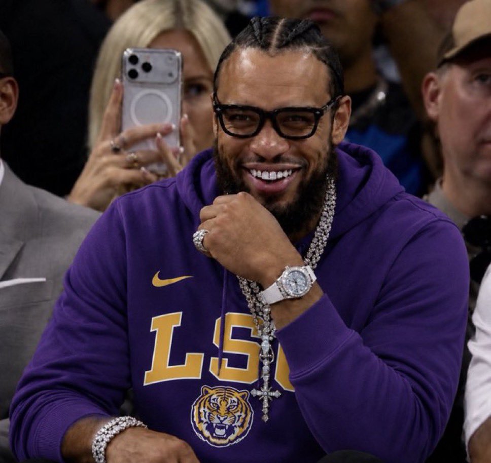 twosuh's tweet photo. The G.O.A.T. only picking LSU https://t.co/6u5xEYolWD