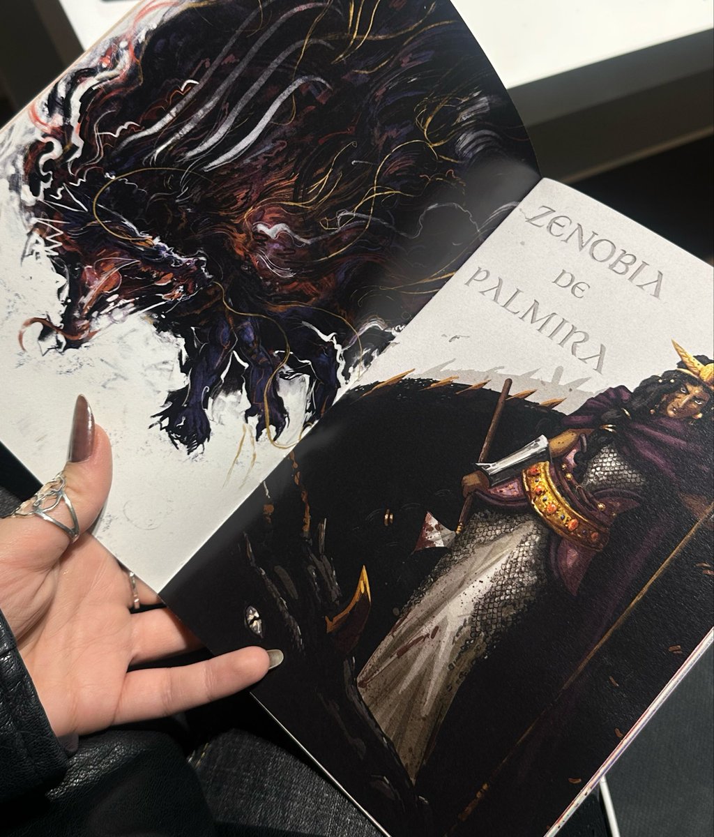 gothelmist's tweet photo. cito otra vez con algunas fotos del fanzine!! en el stand tendréis una muestra para que podáis bichearla tranquilamente :)

#jwarte https://t.co/qhkAYuqtUa