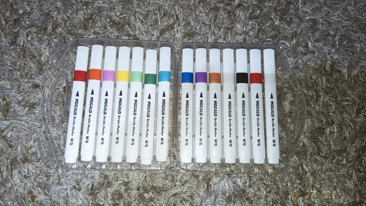 faeberrywine's tweet photo. selling these coloring books, crayons, color pencils and acrylic markers🫶🏽
- the books are 32 pages of illustrations (600each)
- acrylic markers goes for 550shs (14 pcs)
- crayons are 300shs (12pcs)
- color pencils are 350shs (12pcs)
Kindly retweet 🥹 https://t.co/G9ne5Id5au
