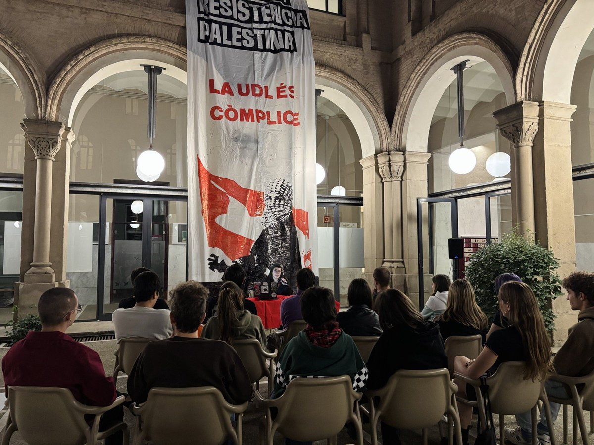 Polnopot's tweet photo. Enguany tornem a la universitat, uneix-te a la lluita!🔥 https://t.co/8b7iUsZHbp