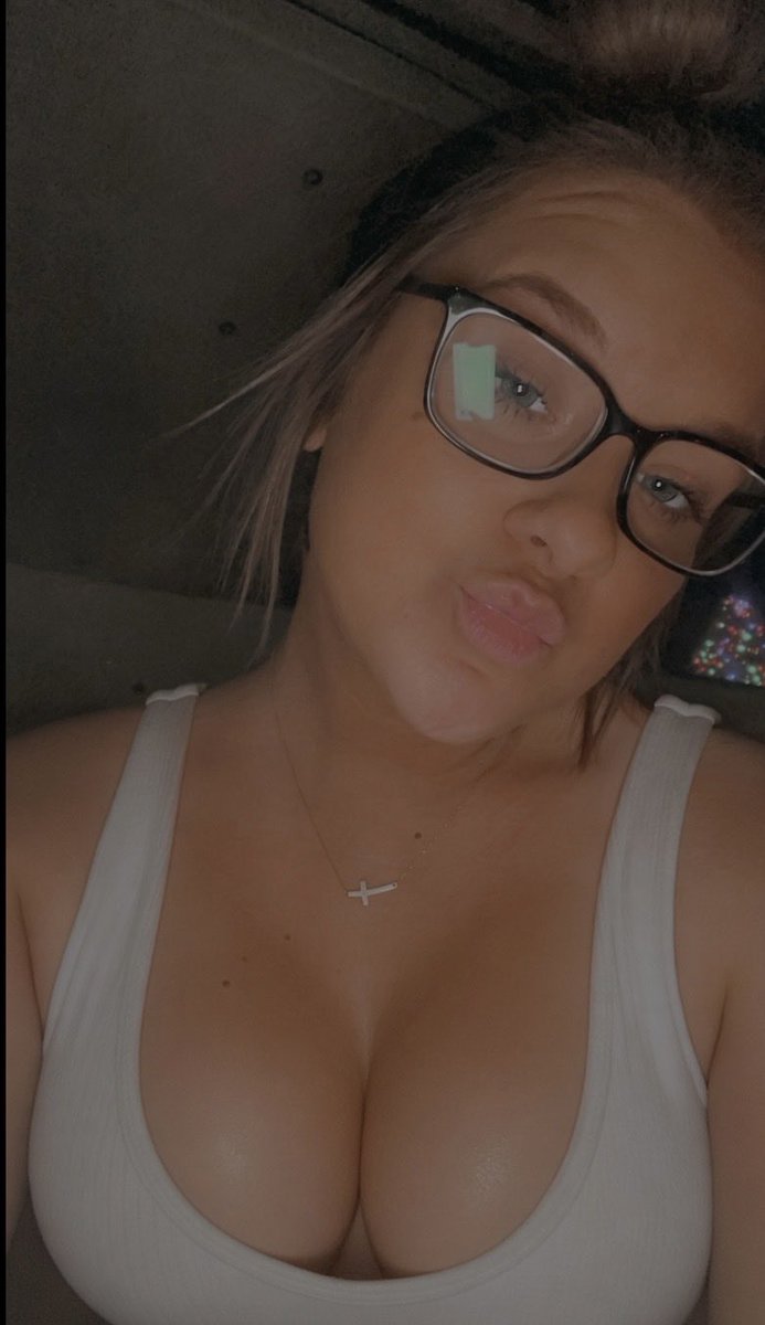 asharbes's tweet photo. Should i wear glasses more often?
#onlyfans #nsfw #nsfwt #chaudi #calvinklein https://t.co/VUxxvrc7Ig