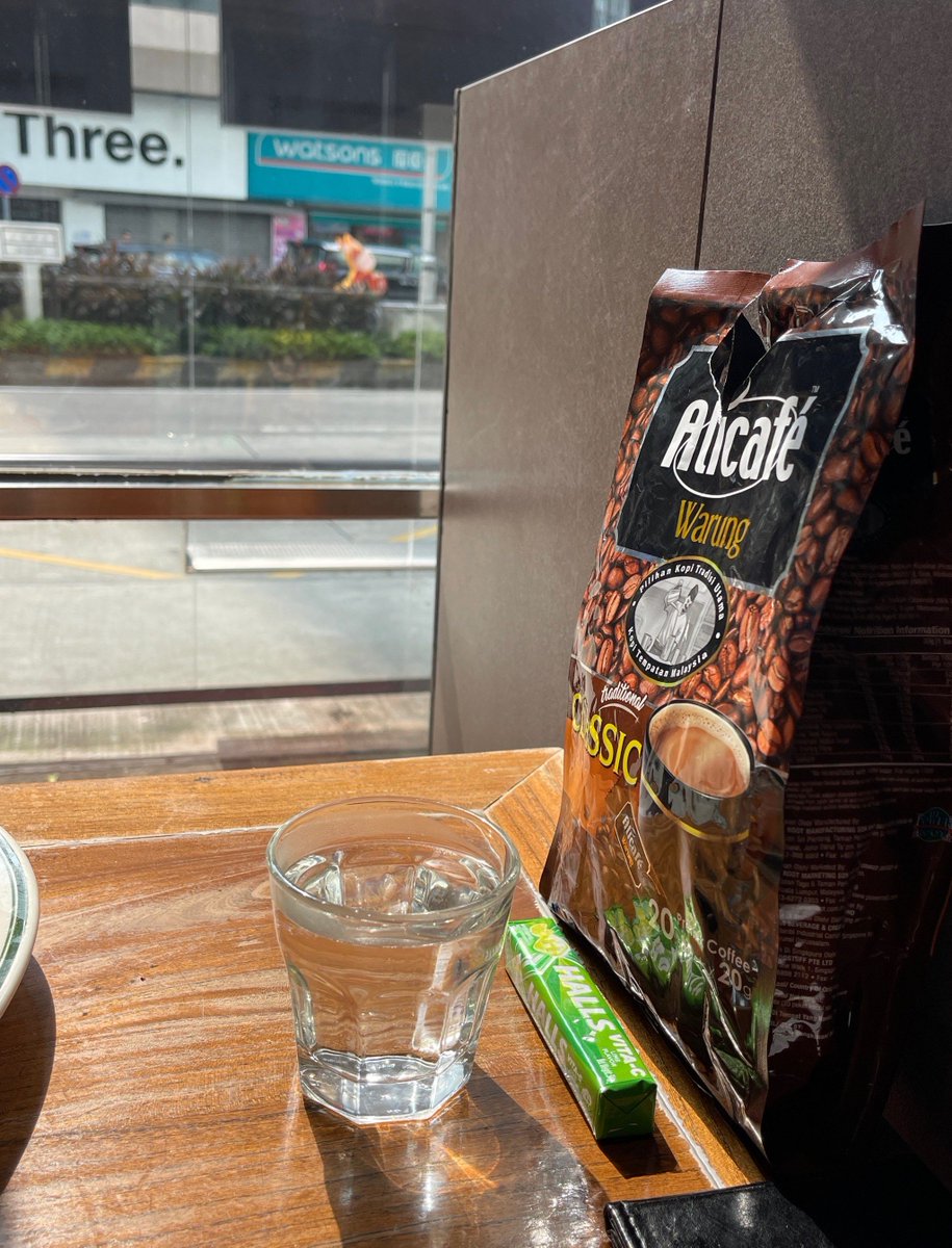 pralq010976's tweet photo. Mornings hit different when you bite into a warm cro Studies: buttery, flaky, and paired with iced latte—total perfect start to the day , https://t.co/z6xsI4FNc4
