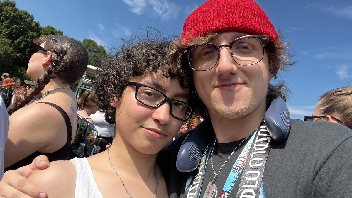 Morphnight's tweet photo. First festival and first TØP show and I’m glad I get to do it with the love of my life https://t.co/9m01tS0MPA