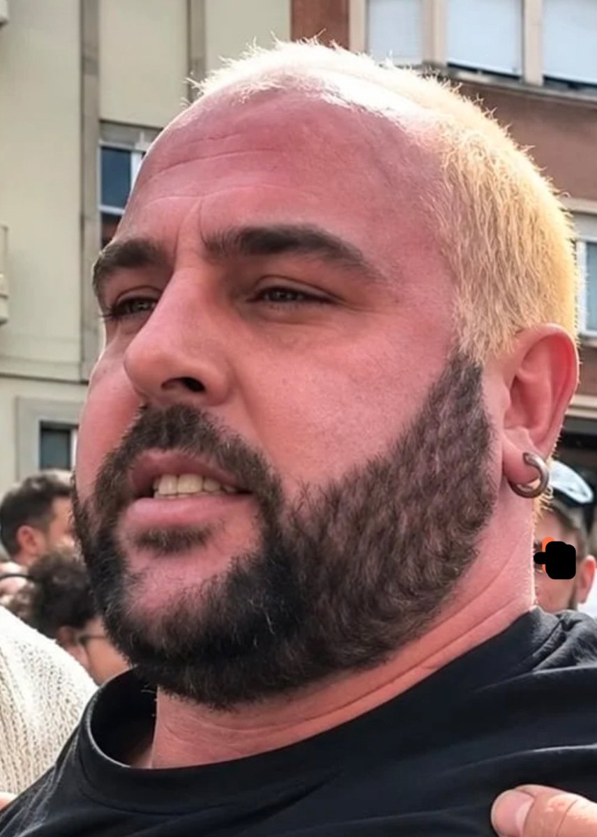Tabarnia_BCN's tweet photo. 🚨POR FAVOR🚨
ESTE ES JOSEP SANCHO MASIP, EL ULTRA QUE HA QUERIDO ATENTAR HOY EN TARRAGONA CONTRA SANTIAGO ABASCAL, PERO NO COMPARTAS SU NOMBRE Y SU FOTO, A VER SI LE VA A PASAR ALGO MAÑANA POR LA CALLE, AL POBRE.
Gracias.
https://t.co/mPIilBDV0g https://t.co/Hvs5bAqWx7
