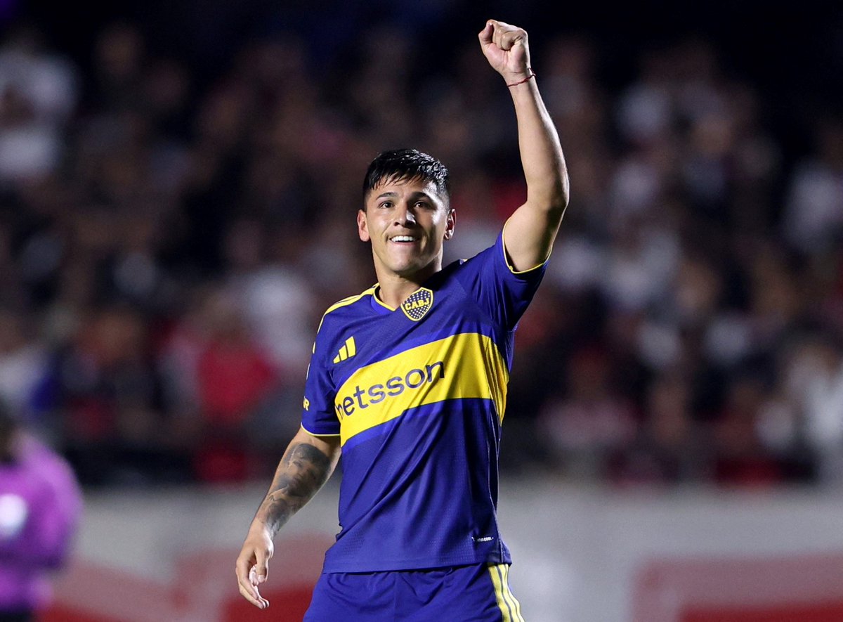 nicolaroccanarv's tweet photo. Después de que Boca incumplió el reglamento contra #Vélez:

- Contra Gimnasia de Mendoza dejó afuera a Leandro Lozano (uruguayo)
- Contra Central Córdoba dejó afuera a Álvaro Montero (colombiano)
- Contra San Lorenzo ahora dejaron afuera a Enner Valencia (ecuatoriano)

¿En serio van a fallar a favor de Boca el martes? ¿Nadie se da cuenta que asumieron el error y la ventaja deportiva?