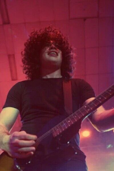 ARACHNOPHOBIC_'s tweet photo. Heres some of my favorite Ray Toro photos becausei am still so angry about louder than life excluding him https://t.co/HUPeB401Qf