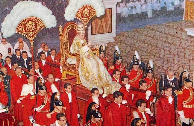 theoldworldshow's tweet photo. Pope Pius XII on how mass democracy turns liberty into licentiousness and tyranny:

"Against this picture of the democratic ideal of liberty and equality in a people's government by honest and far-seeing men, what a spectacle is that of a democratic state left to the whims of the masses! Liberty, from being a moral duty of the individual, becomes a tyrannous claim to give free rein to a man's impulses and appetites to the detriment of others. Equality degenerates to a mechanical leveling, a colorless uniformity; the sense of true honor, of personal activity, of respect for tradition and dignity-in a word all that gives life its worth-gradually fades away and disappears. And the only survivors are, on one hand, the victims deluded by the specious mirage of democracy, naively taken for the genuine spirit of democracy, with its liberty and equality; and on the other, the more or less numerous exploiters, who have known how to use the power of money and of organization in order to secure a privileged position above the others, and have gained power."

This quote is recorded in the fantastic book Nobility and Analogous Traditional Elites, which covers social hierarchy in the Christian tradition, including the American tradition