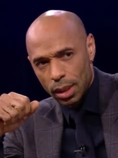 ArsenalChizzy_'s tweet photo. 🚨 Thierry Henry on Arsenal’s 3–0 at Brighton:

🗣️ Henry: “This is Arsenal’s first 3–0 league defeat in three years, and it showed something people didn’t want to say.
When the game gets away from this team, they can look ordinary.

Ødegaard was poor. Loose with the ball. Couldn’t get them playing. Brighton punished every cheap pass.
Saka wasn’t in it. Havertz couldn’t touch the game. The big players went missing when the score asked a question.

And I look at Arteta. Why isn’t Lewis-Skelly starting a game that needed legs? Brighton ran through that midfield. Guimarães and Rice got outworked. That’s the story in the middle.
Raya had conceded one Premier League goal all season. Tonight that comfort got ripped up.

Three goals. No answer.
Title talk is easy when you’re winning ugly. Tonight they looked like a team that can be hunted.
Brighton didn’t just beat Arsenal. They made them look average.”