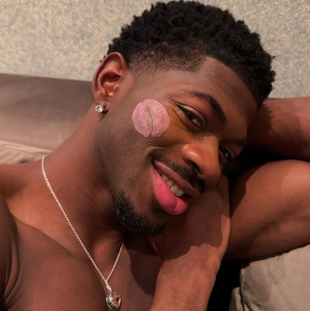 updatecharts's tweet photo. 🚨 POP EMERGENCY! Lil Nas X confirma Doechii, PinkPantheress e Quenlin Blackwell no seu novo álbum. https://t.co/mX4rAIngV6