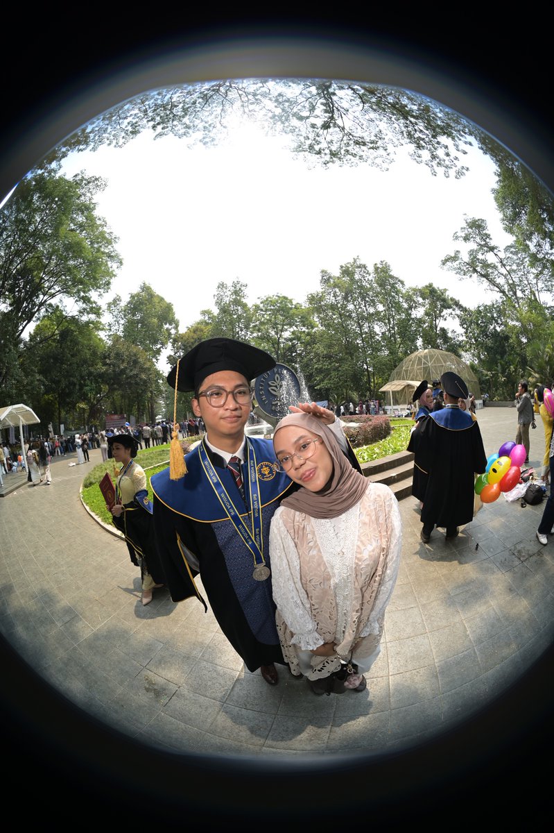 fiqajoy's tweet photo. 3x melewati wisuda bersama, soon 5 aamiin 😋🫶🏻 https://t.co/gHqpQENGz5