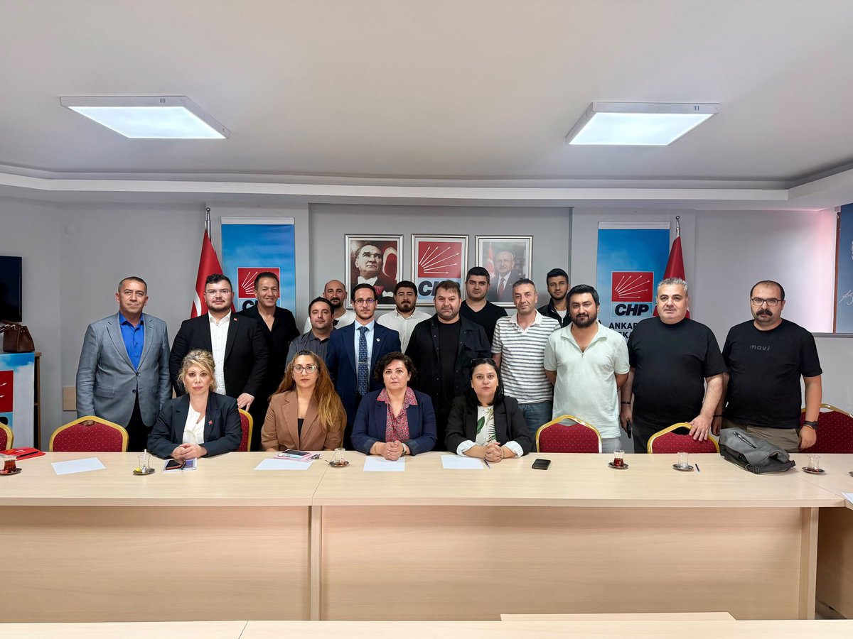 altindagchp's tweet photo. Bugün, CHP Ankara İl Sosyal Medya ve Basın Sorumlumuz Mert Erdoğan’ın koordinasyonunda, ilçe sosyal medya ve basın sorumlularımızla bir araya geldik. https://t.co/zsecWkjacF