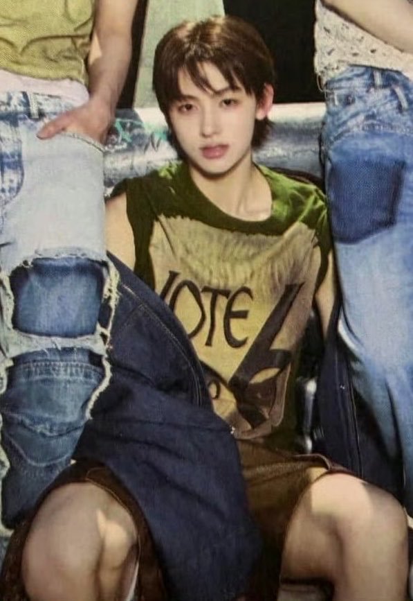 sanpiacau's tweet photo. seonghyeon’s femininity was hitting HARD here https://t.co/TflvFhINQ9