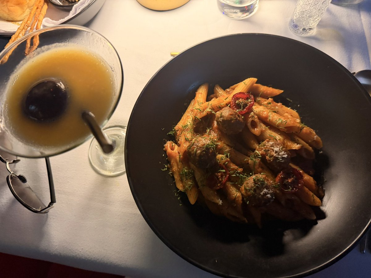 v8offline's tweet photo. Typical Friday night https://t.co/kIOfC9Imvv