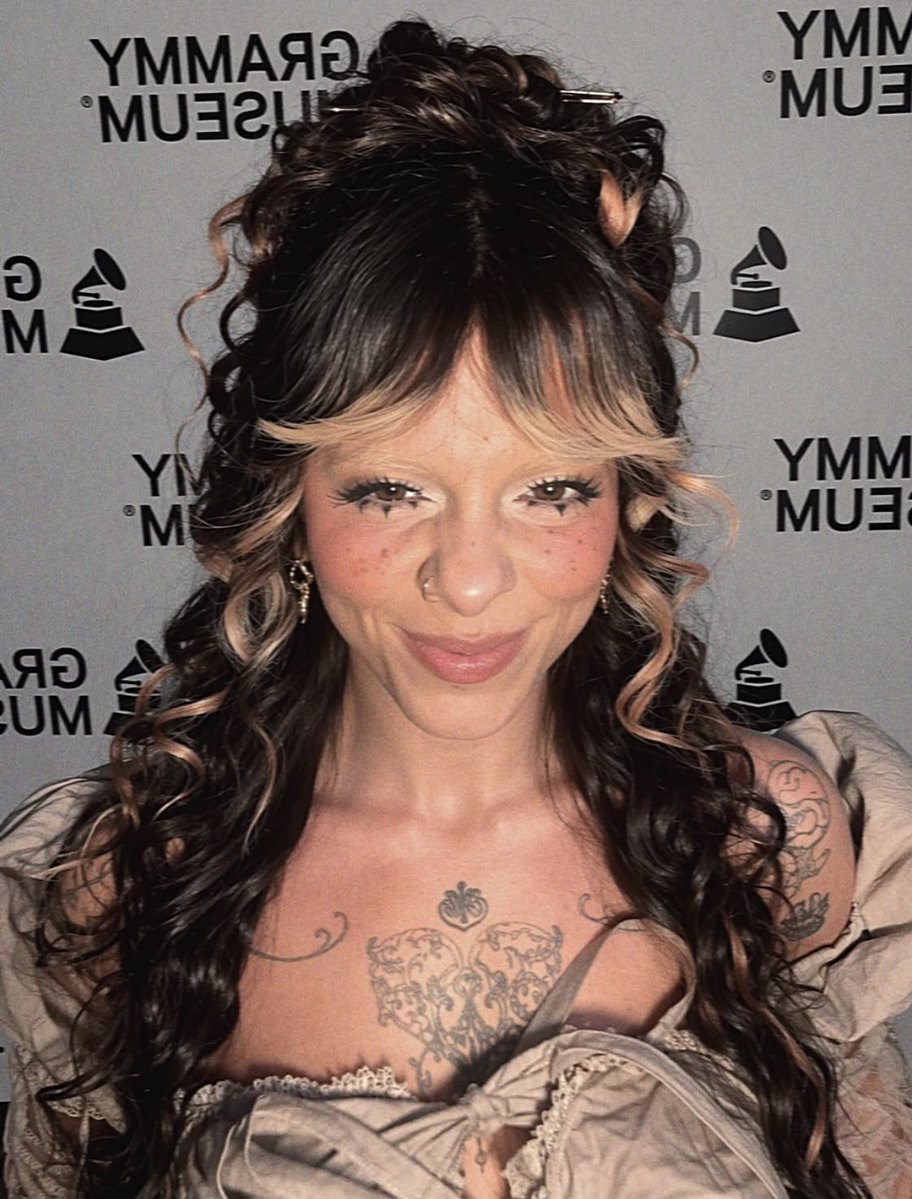 choprooms's tweet photo. a thread debunking the claims that melanie martinez supports israel 🧵 https://t.co/vTz6ntEimk