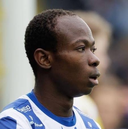 UTD_Seth001's tweet photo. 🚨Malick Yalcouyé on his altercation with Declan Rice during Brighton’s 3-0 win over Arsenal:

🎙️ Reporter: “Malick, what happened between you and Declan Rice during the game?”

🗣️ Malick Yalcouyé: “I think he was frustrated because they were losing and they couldn’t score against us. I was running for the ball and he clipped me from behind.

I turned around and said, ‘You can’t score against us, but you can take backshots. That’s all you can do today.’ [laughs]

He came straight back into my face and said, ‘Try lifting the trophy first.’

I said, ‘Okay, we’ll see.’

After that, I just wanted to play. We were 3-0 up, so there was no reason for me to get distracted.

But even at the final whistle, when I was trying to walk away, he came over again and pushed me. I didn’t want to make it bigger than it was.

He can take the Premier League trophy if he wants.

We’ll take the three points.

Because at the end of the day, Arsenal didn’t score, our defence wasn’t beaten and Brighton leave with the win.

They can talk about trophies.

Tonight, we’re the ones going home smiling.”