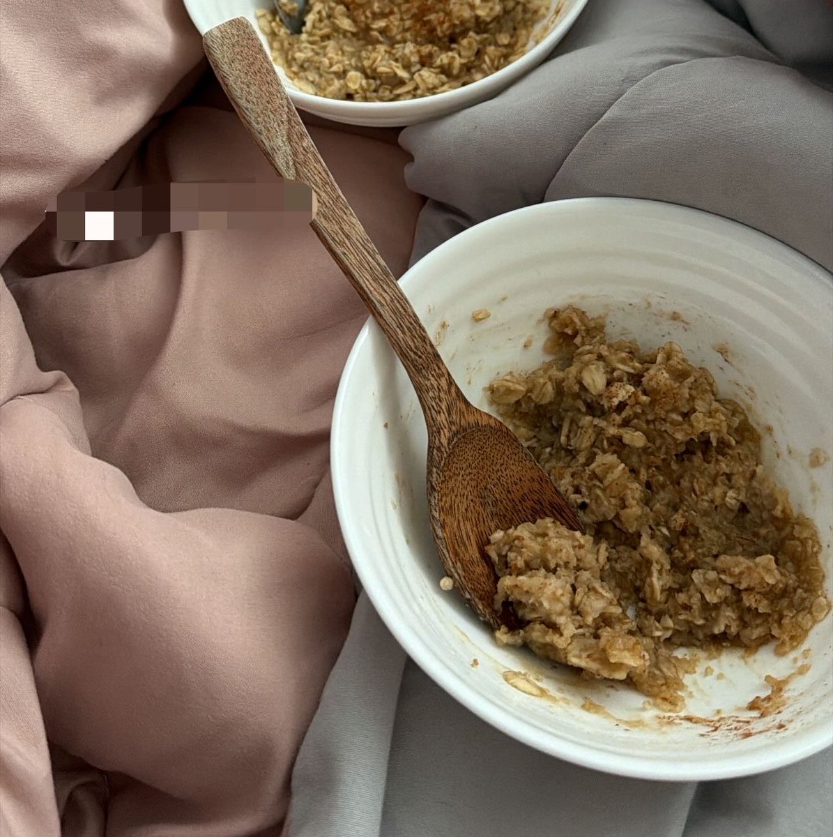 kttyccals's tweet photo. oatmeal :p (170 c) https://t.co/wOrIUQ6FuD