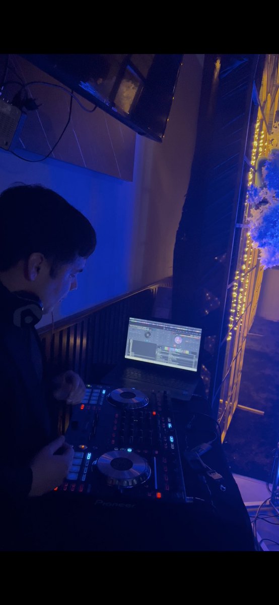 djnelsonrios's tweet photo. Fiesta de 15 Años de Sylma Brizuela ✨
en 📍 @brebajebarparrilla 

#DjNelsonRios
#Sonidoeiluminación

#viralvideos #fyp #xv https://t.co/UnWGTNIpZa