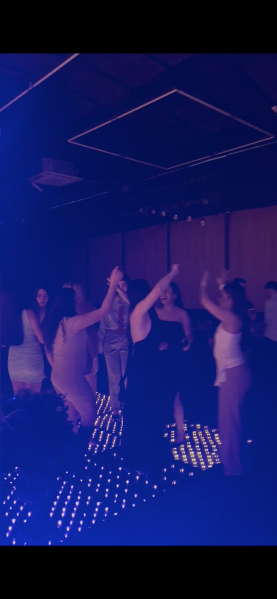 djnelsonrios's tweet photo. Fiesta de 15 Años de Sylma Brizuela ✨
en 📍 @brebajebarparrilla 

#DjNelsonRios
#Sonidoeiluminación

#viralvideos #fyp #xv https://t.co/UnWGTNIpZa