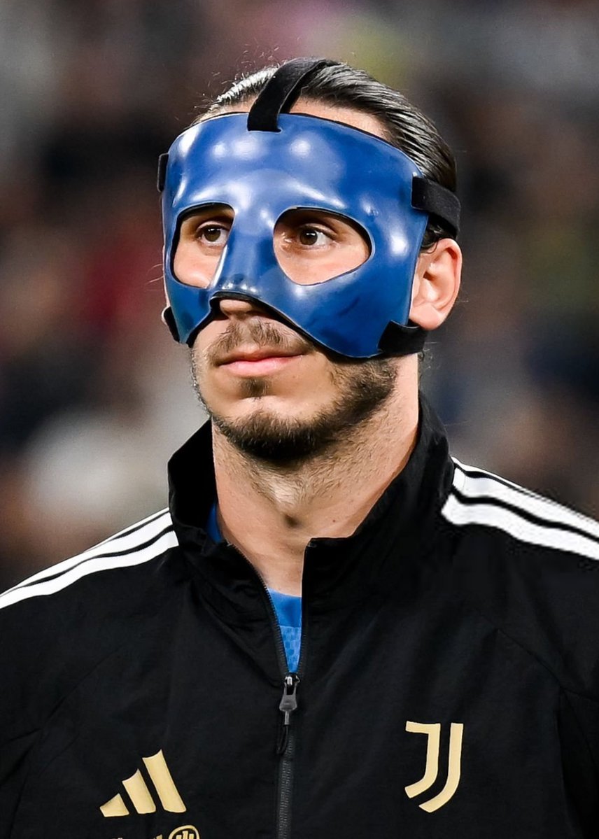 theFJEN's tweet photo. 🚨🇵🇱 BREAKING: Kamil Grabara has suffered an ACL injury in training. Surgery appears almost certain.

Juventus are now considering the free-agent market for a replacement, reports @tuttosport. https://t.co/YJ9IHz5PoC