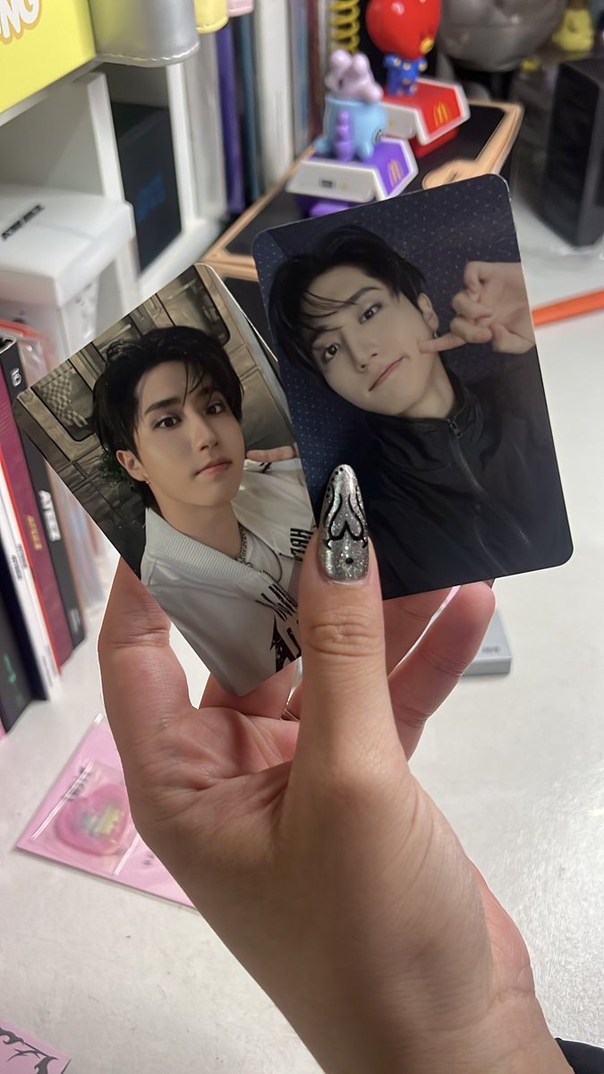 PanyCollector's tweet photo. ✨️TROCA /TROCO

- Troco pelos respectivos do Bangchan
- ⁠Todos sem avaria, veio no meu álbum! 
- Mando Foto/Vídeo 
- ⁠Cada um paga seu frete
- *⁠Não* vendo !

 Qualquer dúvida ou interesse pode me chamar !!
Meu tt e tktk :  @PanyCollector https://t.co/ABQYzJGK8U