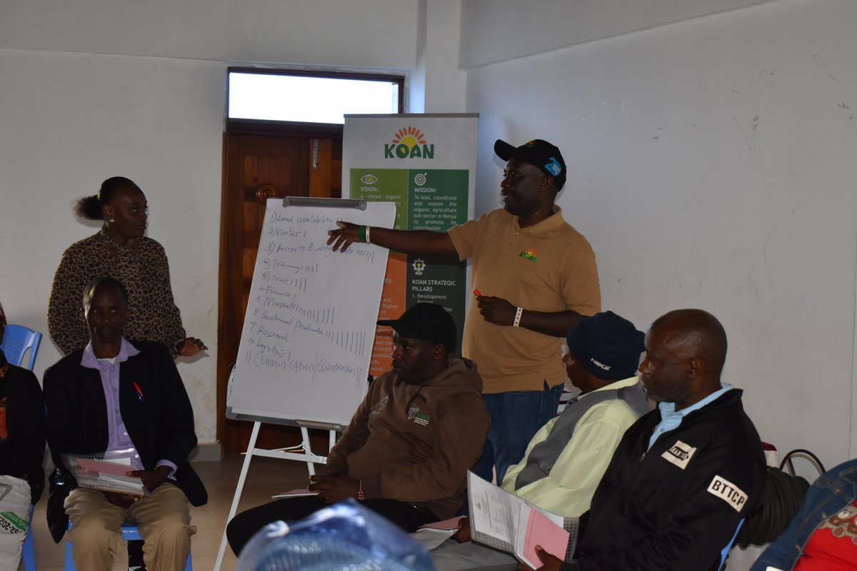 KoanKenya's tweet photo. Yesterday in Murang'a County: farmers, traders, &amp; county officials came together for Event 1 of our #PMCA event under the KA4S project. Working groups are now formed to drive agroecological produce into schools &amp; markets, and later roll out the Kilimohai blue label.
@kilimohai_ke https://t.co/QkHnmKNabl