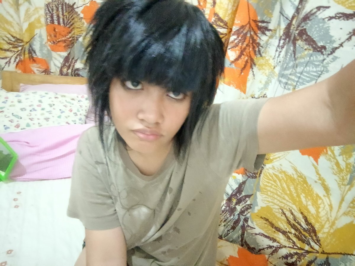 KheiKhei3ike's tweet photo. @riotg7 Short hair with straight bangs noew🥲 https://t.co/l7RAeTKkEV