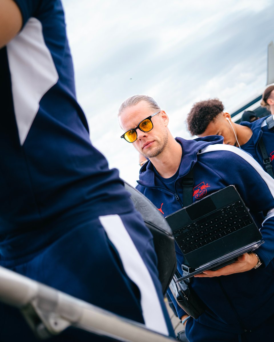 RBLeipzig's tweet photo. Auf geht's! ❤️🤍 https://t.co/h2EinMPyRo