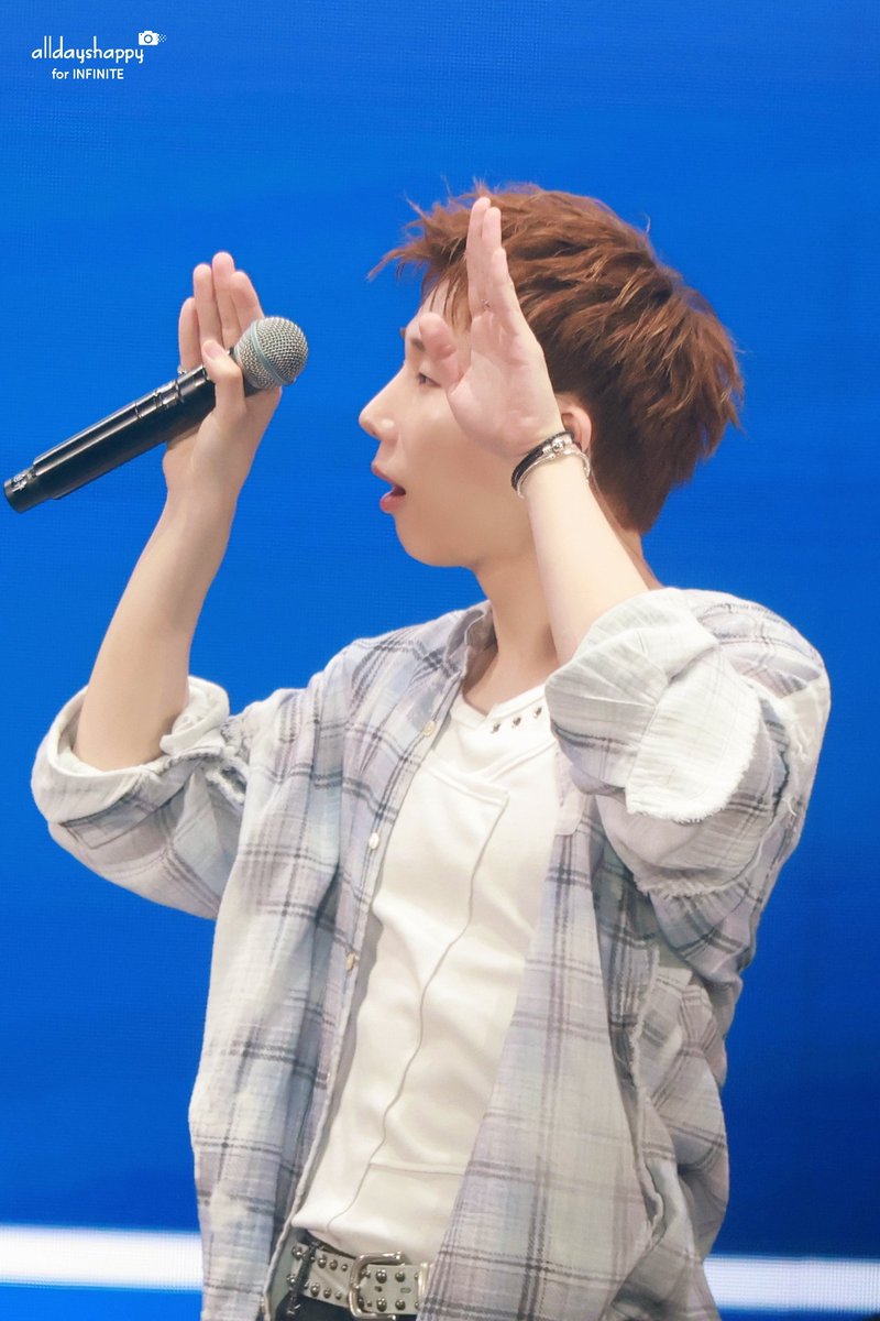 alldayshappy1's tweet photo. 260919 인피니트 무한대집회V, 
INFINITE RALLY IN TAIPEI. DAY1

우현이 토끼귀 보면서 어이없어하는 성규😆

#김성규 #KIMSUNGKYU  #인피니트 #INFINITE #INFINITE_RALLY_TAIPEI #무한대집회V https://t.co/KSuzJ6MZSL