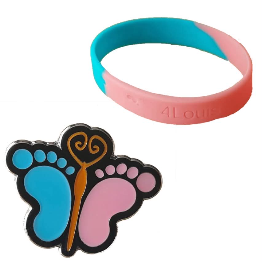 Son1c970's tweet photo. @planetjedward Hi Jedward
I work for a charity called 4Louis .
They do a fantastic job of supporting families through Miscarriage , Stillbirth and Child Loss.
Please could we send you one of there awareness bands and pin badge.
Thank you for taking time to read xx https://t.co/vOJ5KigU8J