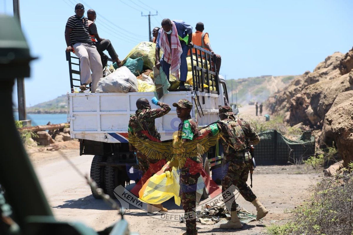 kdfinfo's tweet photo. KDF  personnel serving under AUSSOM, alongside Somali Security Forces (SSF) and port workers, conducted a joint clean-up exercise at the Seaport Tactical Operating Base (TOB) and its surrounding areas.
See more; https://t.co/oHa7vOVo7X https://t.co/0VobKOojgW