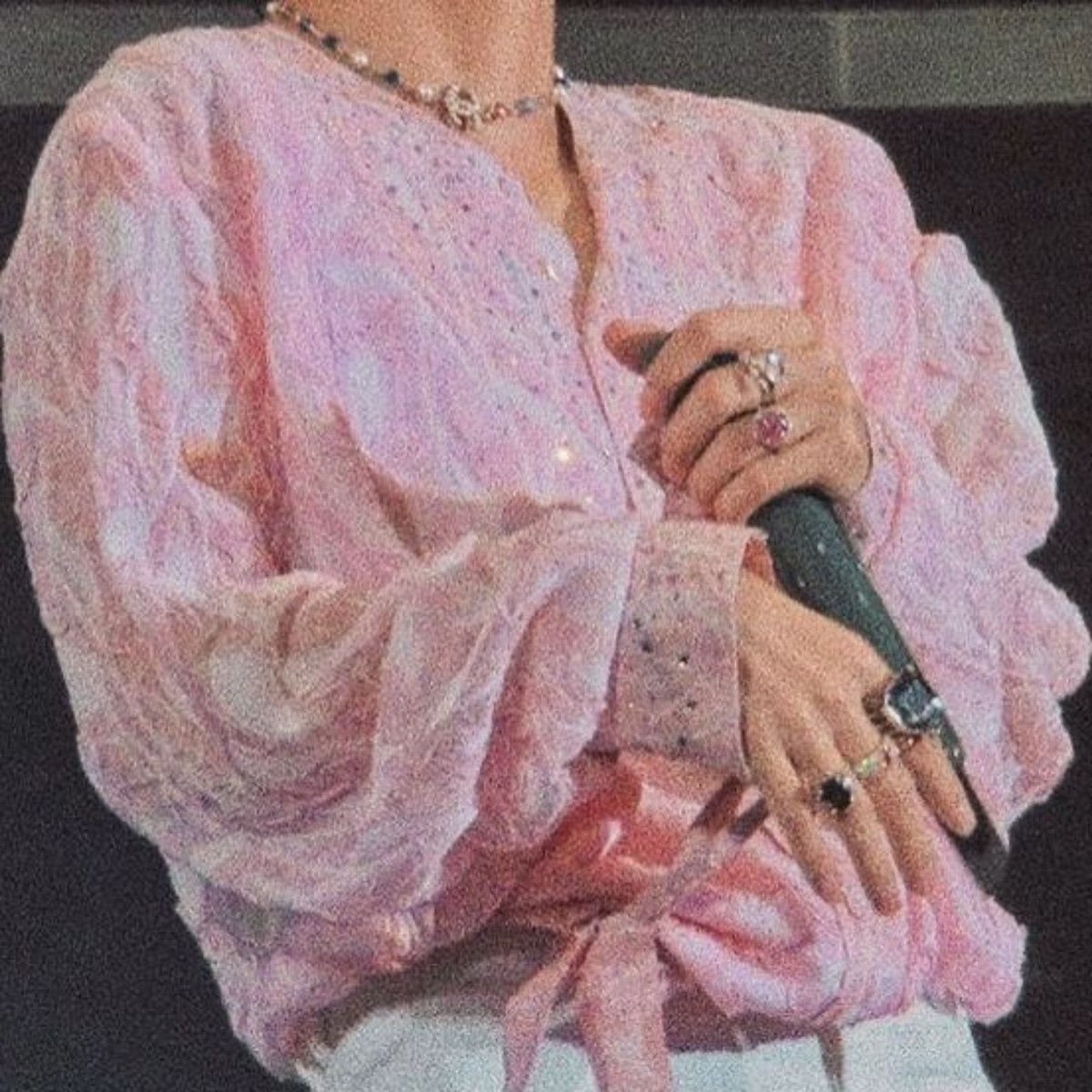 mydolltaetae's tweet photo. nothing i need more than this https://t.co/6UMpluzWyM