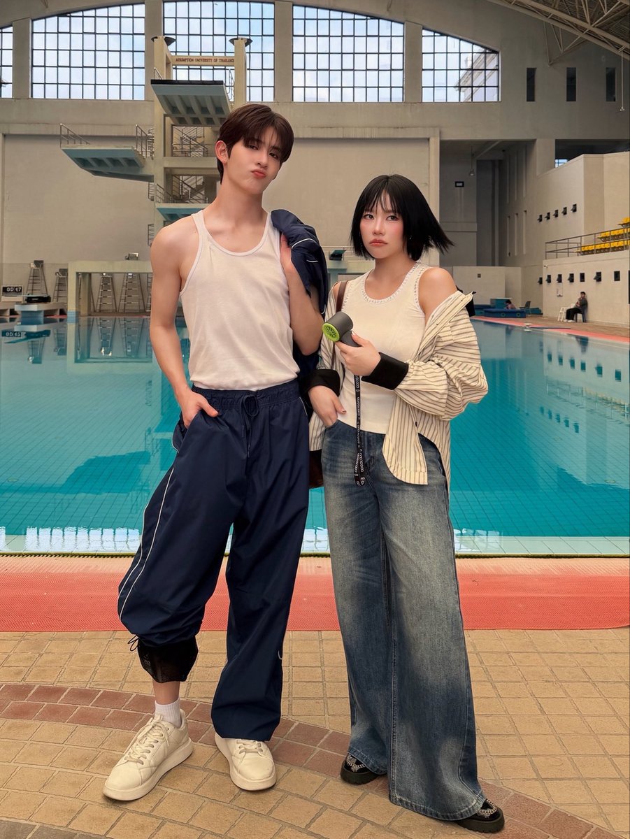 kerdomundi's tweet photo. จั้กหยังนักหนาสองแม่ลูกหนิ รายต่อไปได้ดำน้ำสงสัยไม่พ้นฉันว่า เห้อ55555

MR FANBOY CHAPTER 4
#MrFanboyEP4 https://t.co/wVWlDZ9aPD