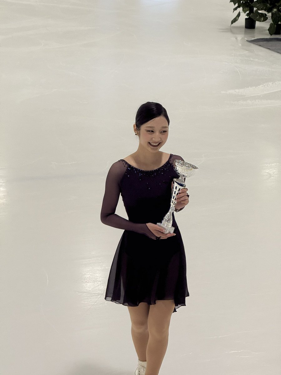 loveforskates's tweet photo. ⛸️🇮🇹Lombardia Trophy Jia Shin medal ceremony #figureskating #lombardiatrophy #jiashin https://t.co/VD0cuhdcV9
