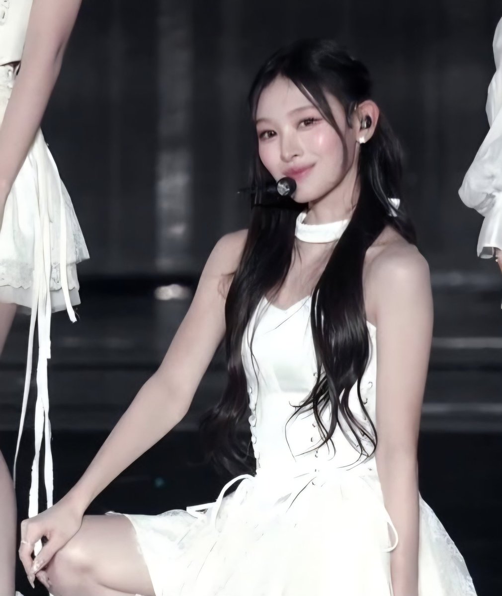 dbmm00's tweet photo. 좋은건크게크게 https://t.co/Z4fAgo24XB
