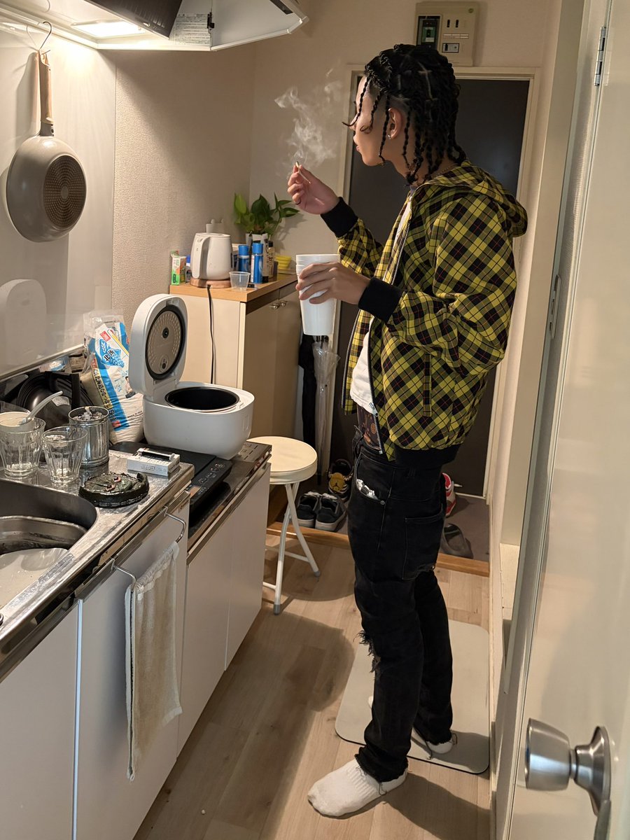 glokrow's tweet photo. このfoodieお気に入り
#ストレートネックはZ世代の宿命。 https://t.co/QJYIhYU9MV