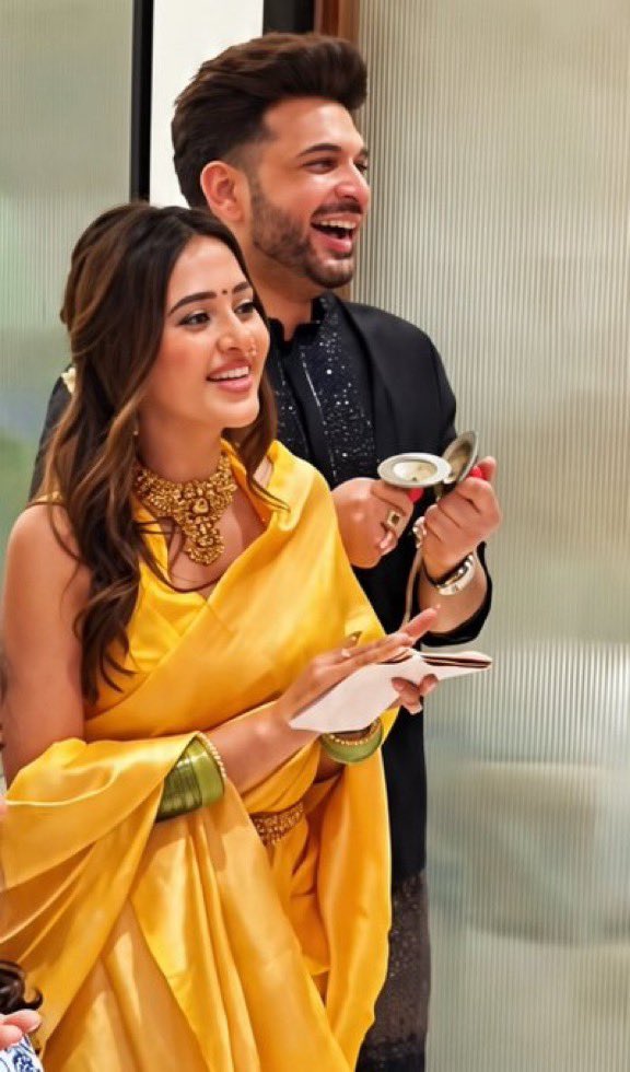 TejranEndgamee's tweet photo. What a beautiful picture ♥️♥️
May Bappa keep them happy 🧿😭♥️
#TejRan #TejRanFam https://t.co/GiAJ99vJ4l