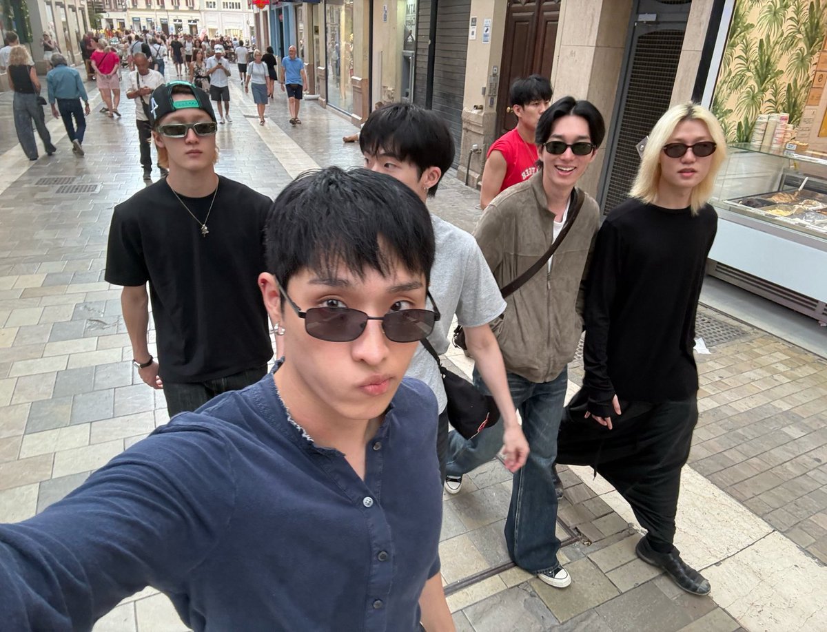 89oul's tweet photo. I fucking love my piwon family NEVER SEPARATE THEM https://t.co/ESluuPAH8I