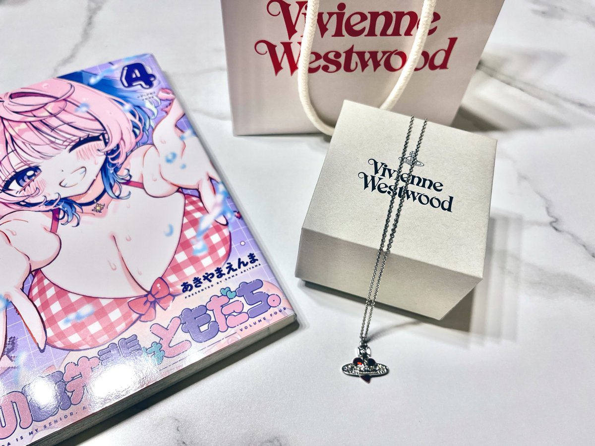 notesendenyou's tweet photo. 『のあ先輩はともだち。』に出てくるヴィヴィアンのネックレス買っちゃった💗

オンラインには全然なくてダメ元でお店に行ったら売ってた！最後の一個だった🥹 https://t.co/zDUEtYTaZG