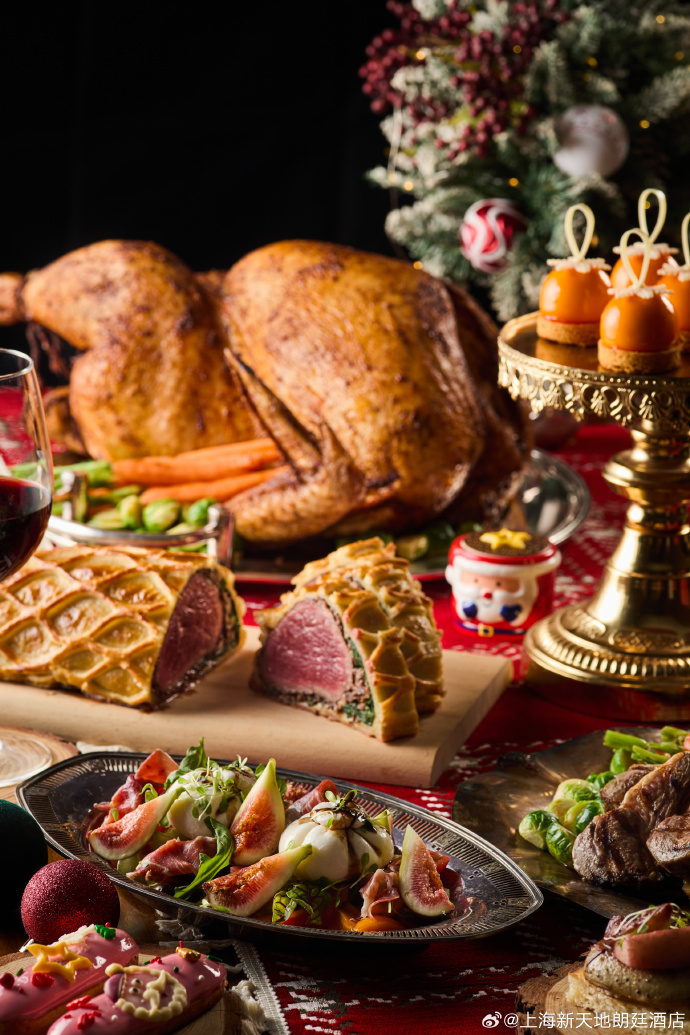 AdalineShepq52's tweet photo. Feliz Navidad! Nuestro menú especial navideo tiene jamón ibérico, pavo relleno y turrón. Ven a disfrutar con nosotros ， https://t.co/msWM16KZRC