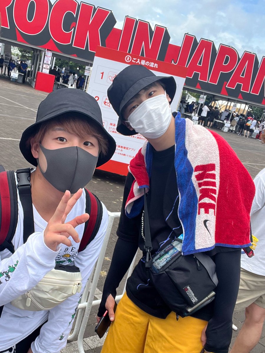 sasaya1217's tweet photo. 2022年の僕へ

この時組んでたバンドは活休して、ロッキンに立つなんて想像すらしてなかった

ましてバンドなんてもうやらないはずだった

辿り着いた憧れの舞台へ

Mrs.シラストーム

名前に恥じないように嵐の中全力で届けます

9/20 11:20 PARK STAGE O.A.

お願いします！

 #RIJF
#RIJF2026 https://t.co/eoUxwQ8sTo