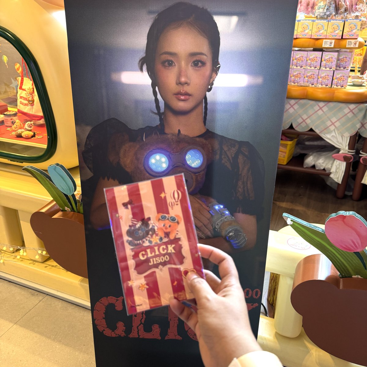 luvjisoo0103's tweet photo. วันนี้มีน้องเนยที่แฟนเราชอบส่วนเราก็มาดูน้องอยู่หลายครั้งน้องน่ารักตลอดจนเอ็นดูว

และก็เพิ่มเติมมีน้องคลิกแบร์ ครต.ฟค. ของจีซู ก็เมนเราอีก มันปริ่มมากนะ คอลแลปครั้งนี้ 🥰

เสียเงินง่ายจิงๆ 🥰

จิ๊กซอเรายังไม่ครบ มีคนอยากแลกไหมคะ 
#ClickJisooXButterbear 🐰🐢💜🧈🧸 https://t.co/klqV3ZLqFT