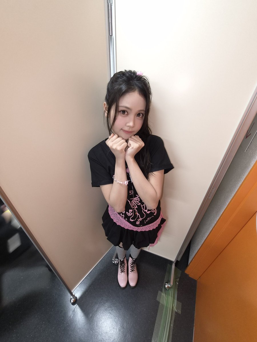 H2HCARMEN_INA's tweet photo. 190926 #CARMEN Weverse Post (1)

Meong meong meong meong meong meong ~~~
Minta permennya dong ping~~😉😚☺️😽🍬🍭🍫🍬🍭

#Hearts2Hearts #카르멘
@Hearts2Hearts https://t.co/QAQ6DsrLHy