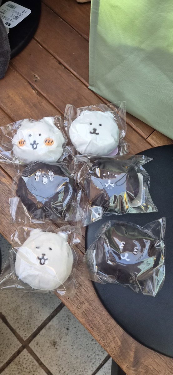 Il_ragnetia's tweet photo. 자세한건 삐계다(? 
그리고 오랜만에 훠궈!  토마토탕에 빠진 야채두부는 역시 맛나따  연태고량하이볼이 있어서 마셔봄. 왜요 왜요.
잠시 나가노마켓을 갔는데 쿠지가 둘 다 있어서 해봤는데 전부 E상 나와서 웃겼음. 와중에 냐님 한번에 A상 나와서 에라이ㅋㅋㅋ 됨. 그래서 냐님이 냐곰이 사줌. 헤. https://t.co/K5bzQOYOD1