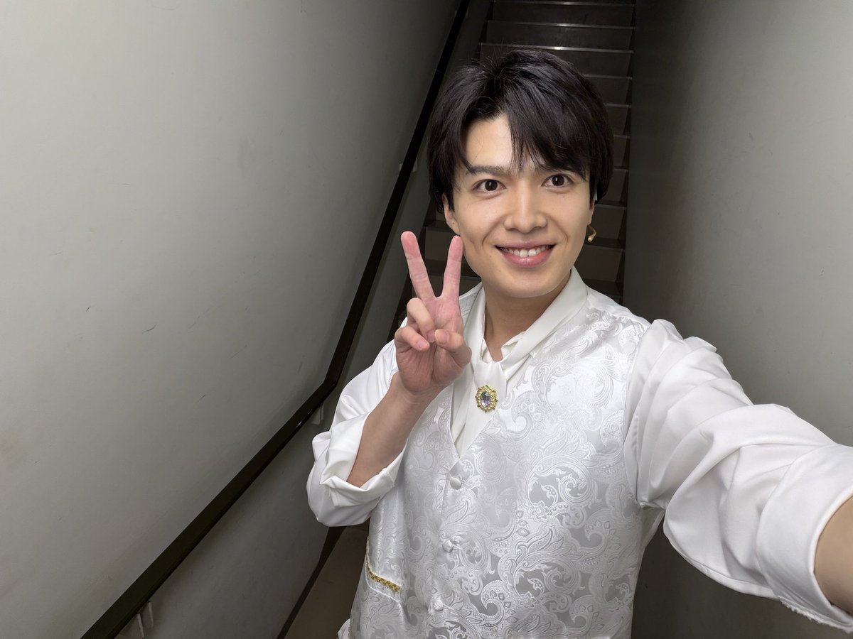 reizi_sakagaki's tweet photo. 絵本朗読LIVE『星の王子さま』再演
ゲネからの初日
ご来場誠にありがとうございました。

生の楽器に合わせてお芝居するの新鮮です。
とても楽しかったし、沢山の方に見て頂けて良かった！
この日しか出来ない良い公演になったと思います。

僕は明日の2公演でラストになります‼️

悔いのないようしっかり王子様を楽しく生きたいと思います。
