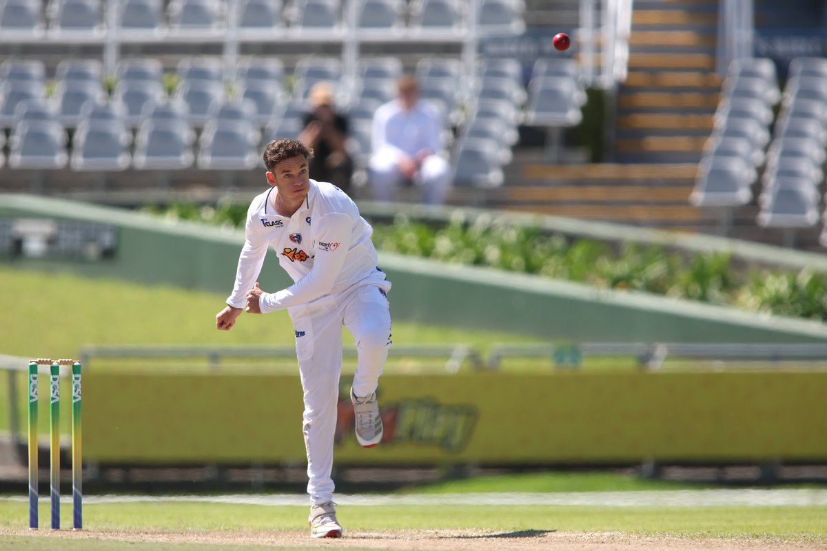 WP_Cobras's tweet photo. INNINGS BREAK DAY 3 | Hollywoodbets Dolphins 401 all out (109.4)

Cele (1*). Pillay 120, Ackerman 107, Luus 72.

Daniels 3/68, Simmonds 3/88, Paterson 2/62, Simmonds. 

#WPCobras #FaithfulAndForward #BoyInBlue💙 #ThatFeelingofYes #1stClassSeries https://t.co/kXjVMTwKv5