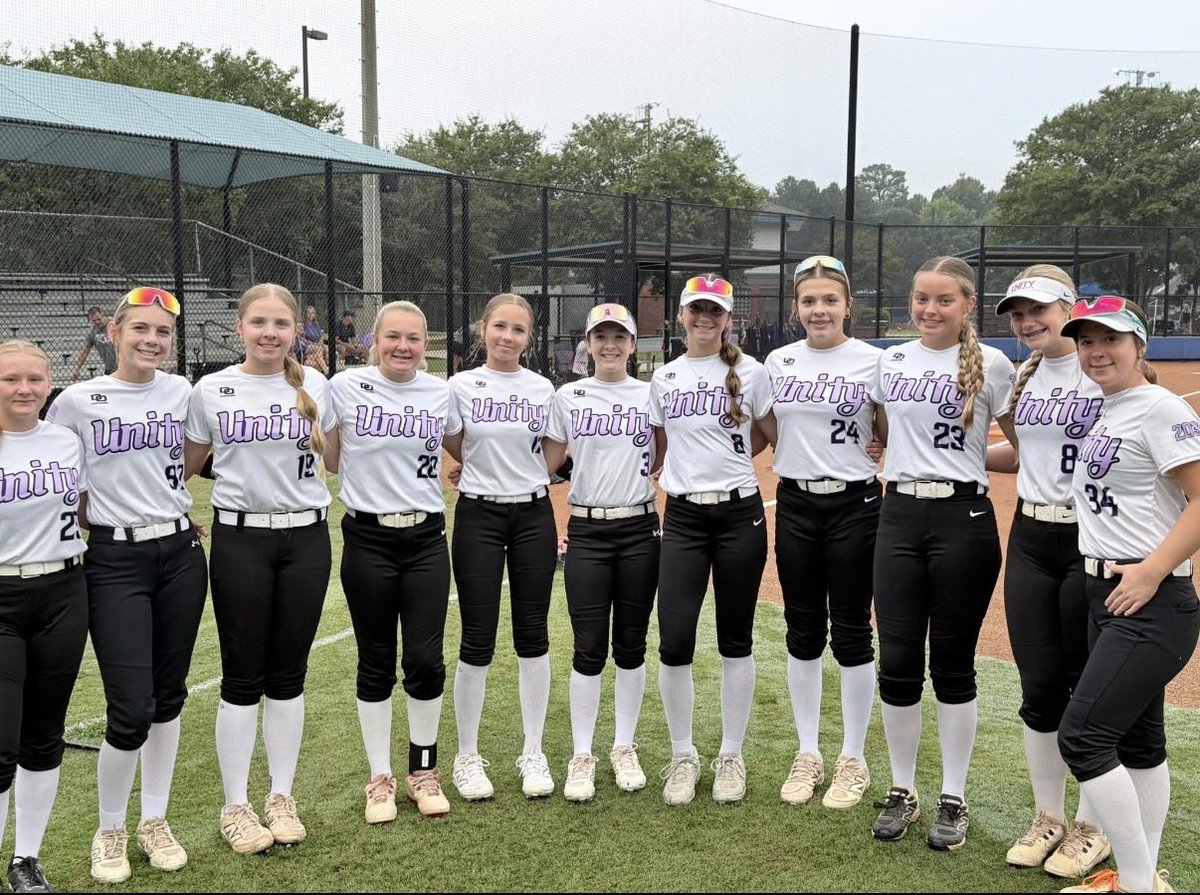 TenleyMarcum31's tweet photo. Early Morning Stretch + TEAM = almost game time @unityclay3031 #Softball #PGF @PGFnetwork https://t.co/oPAKaCTAud